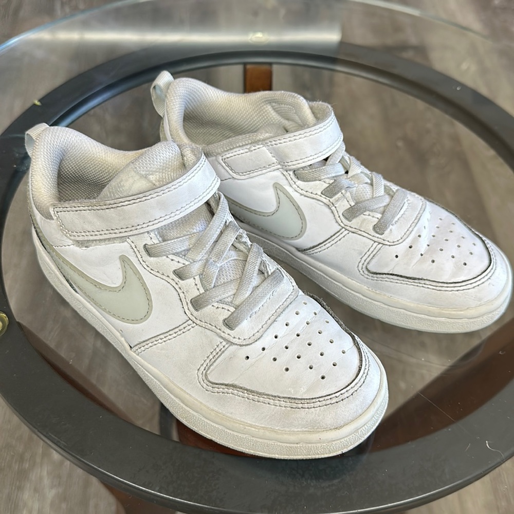 White Nike kids shoes size 1